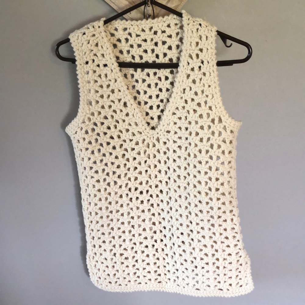 Woman’s Vintage 1960’s chunky knit sweater vest